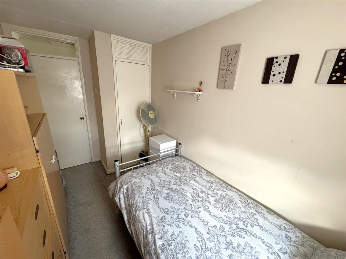 Kensington Walk, Corby