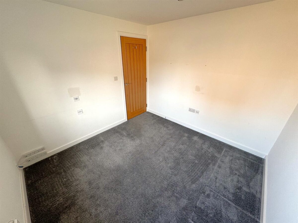 Kennard close, Corby