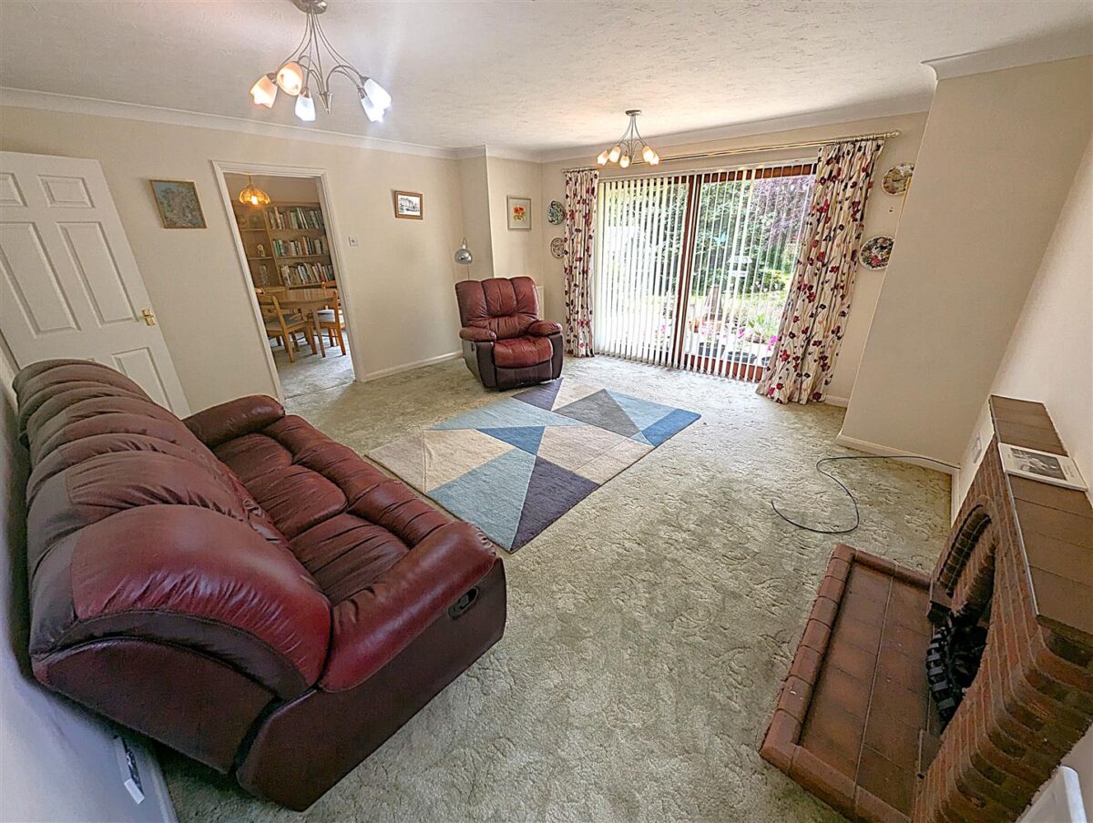 Briery Close, Great Oakley, Corby