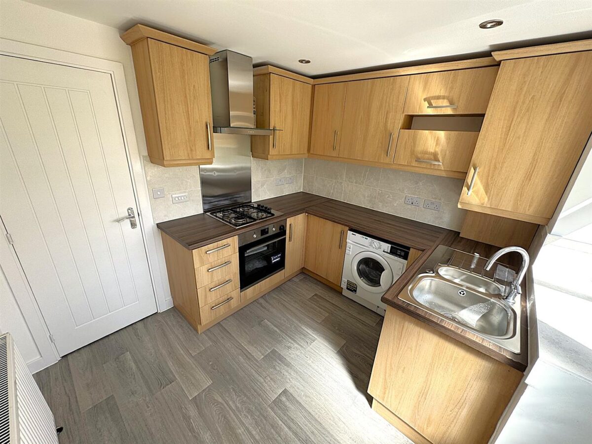 Lynton Grove, Corby