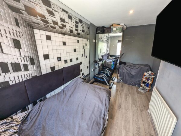 Powys Close, Corby