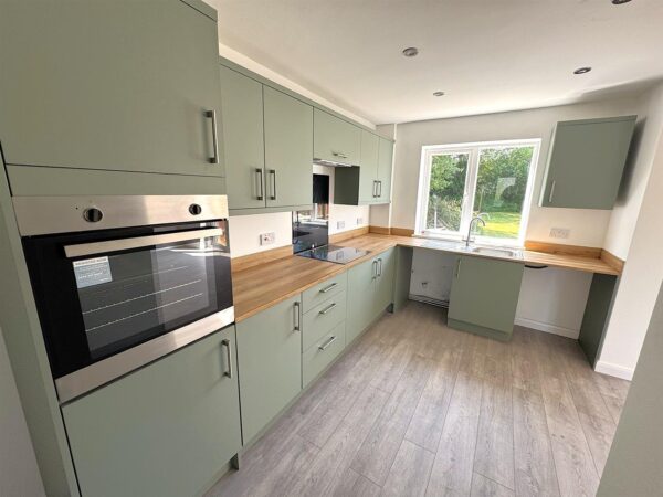 Clovelly Court, Corby