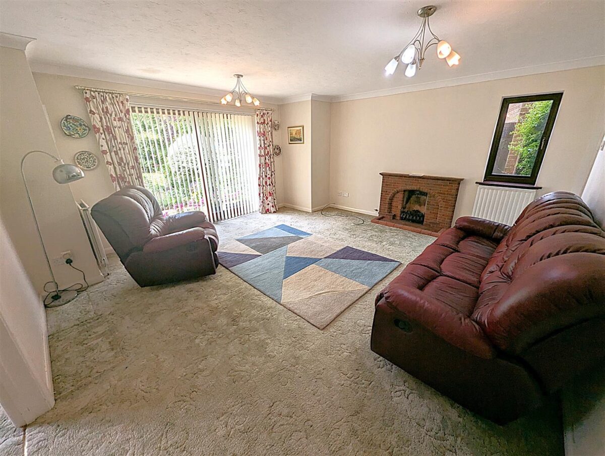 Briery Close, Great Oakley, Corby