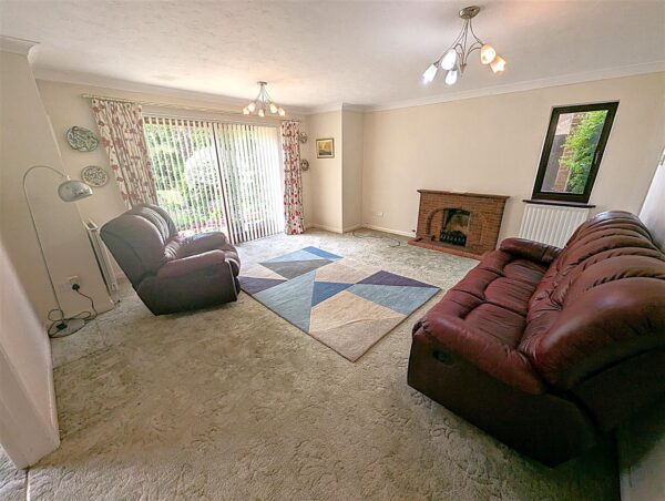 Briery Close, Great Oakley, Corby