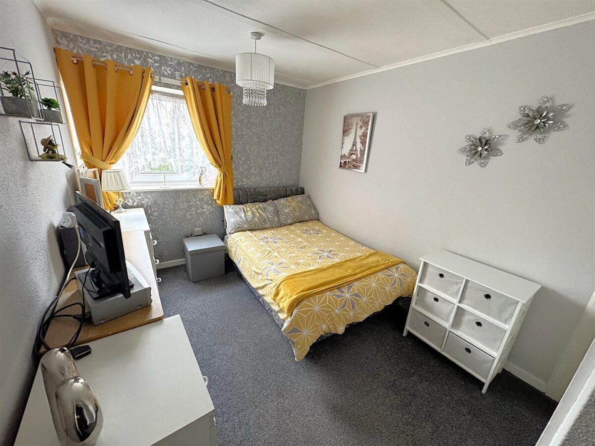 Kensington Walk, Corby