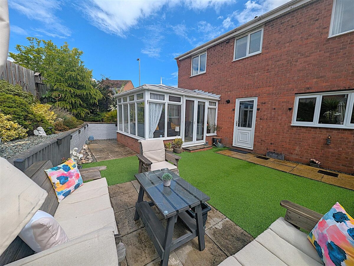 Wroe Close, Corby