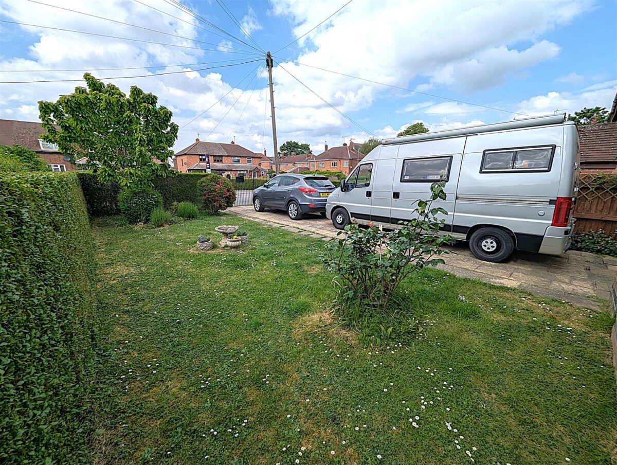 Springfield Grove, Corby