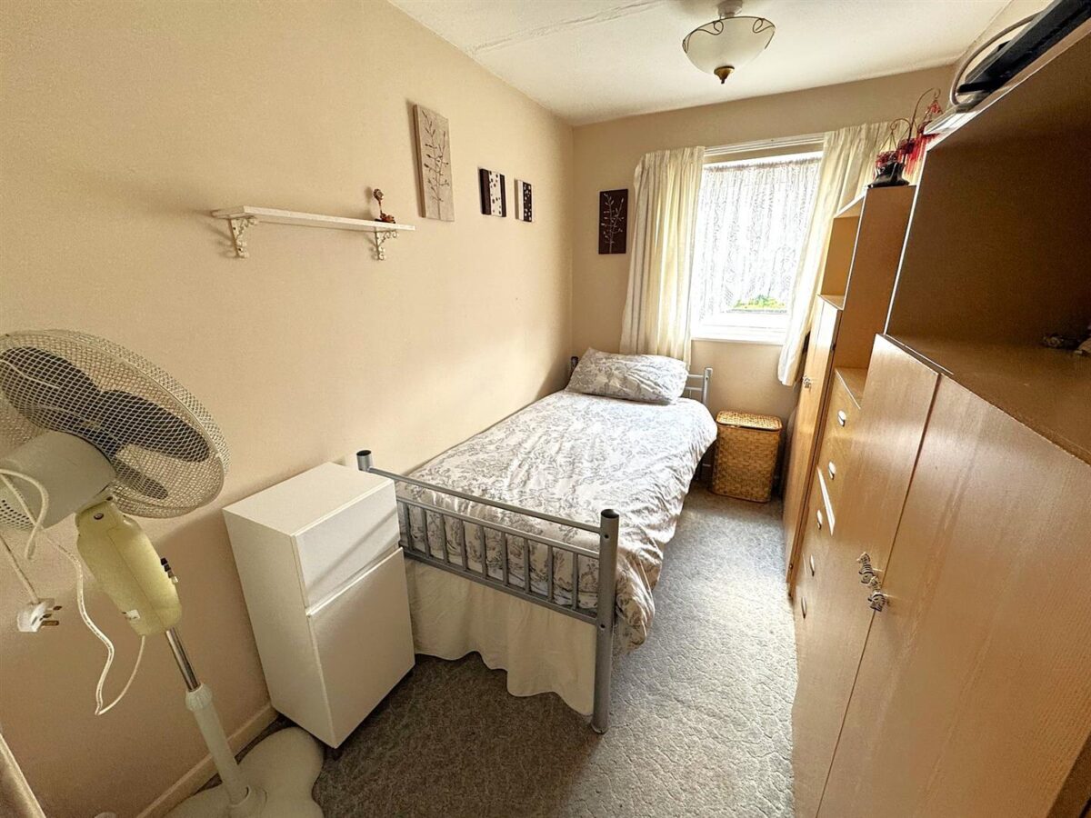 Kensington Walk, Corby
