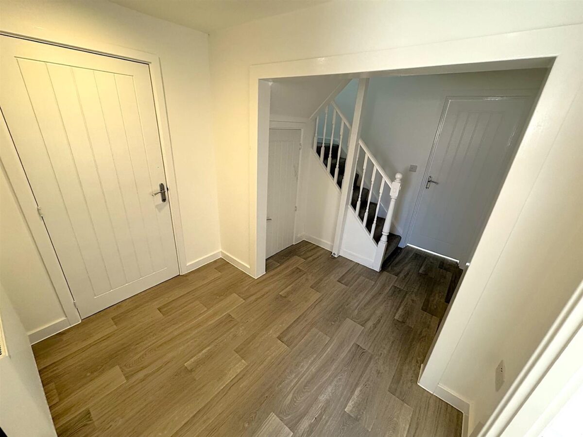 Lynton Grove, Corby