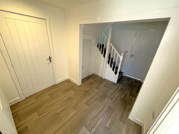 Lynton Grove, Corby