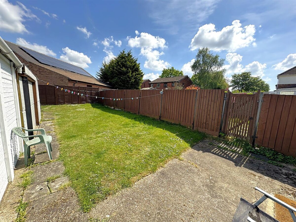 Westfields Road, Corby