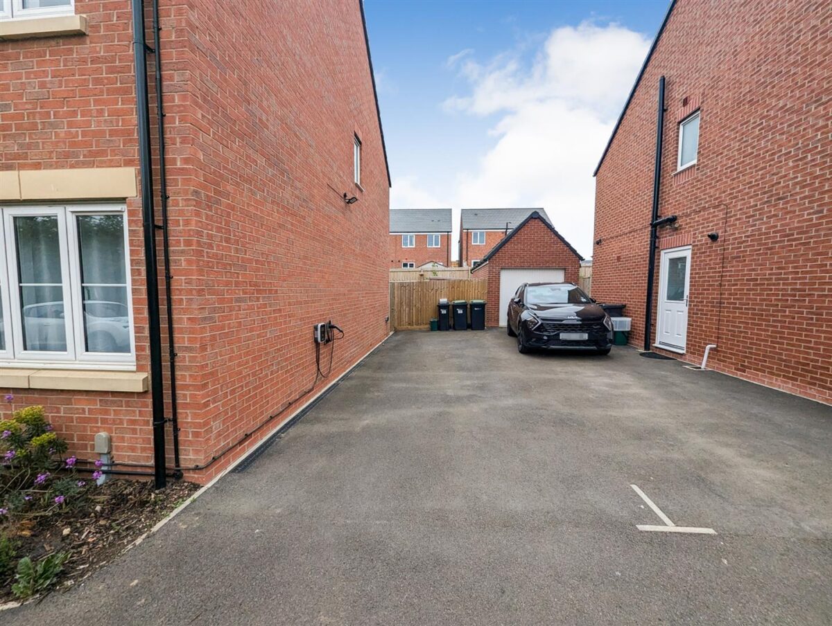 Menzel Road, Weldon, Corby