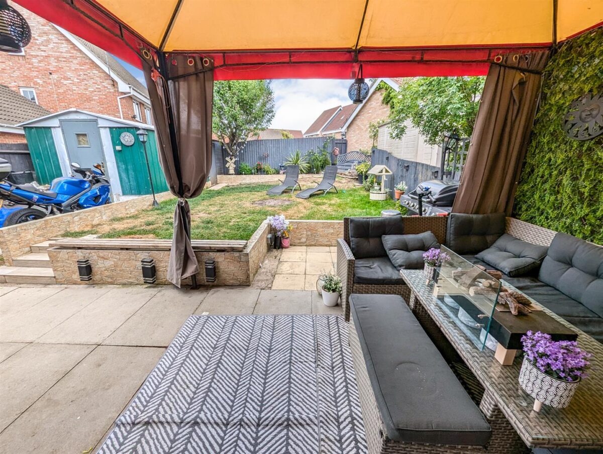 Powys Close, Corby