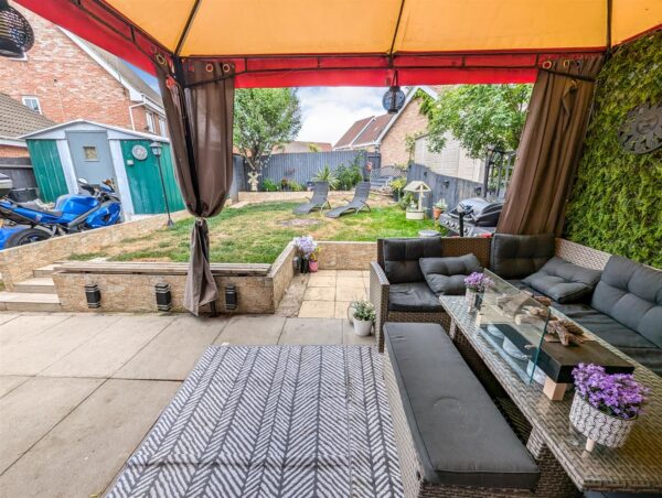 Powys Close, Corby