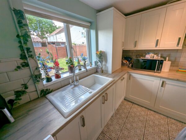 Farmstead Road, Corby