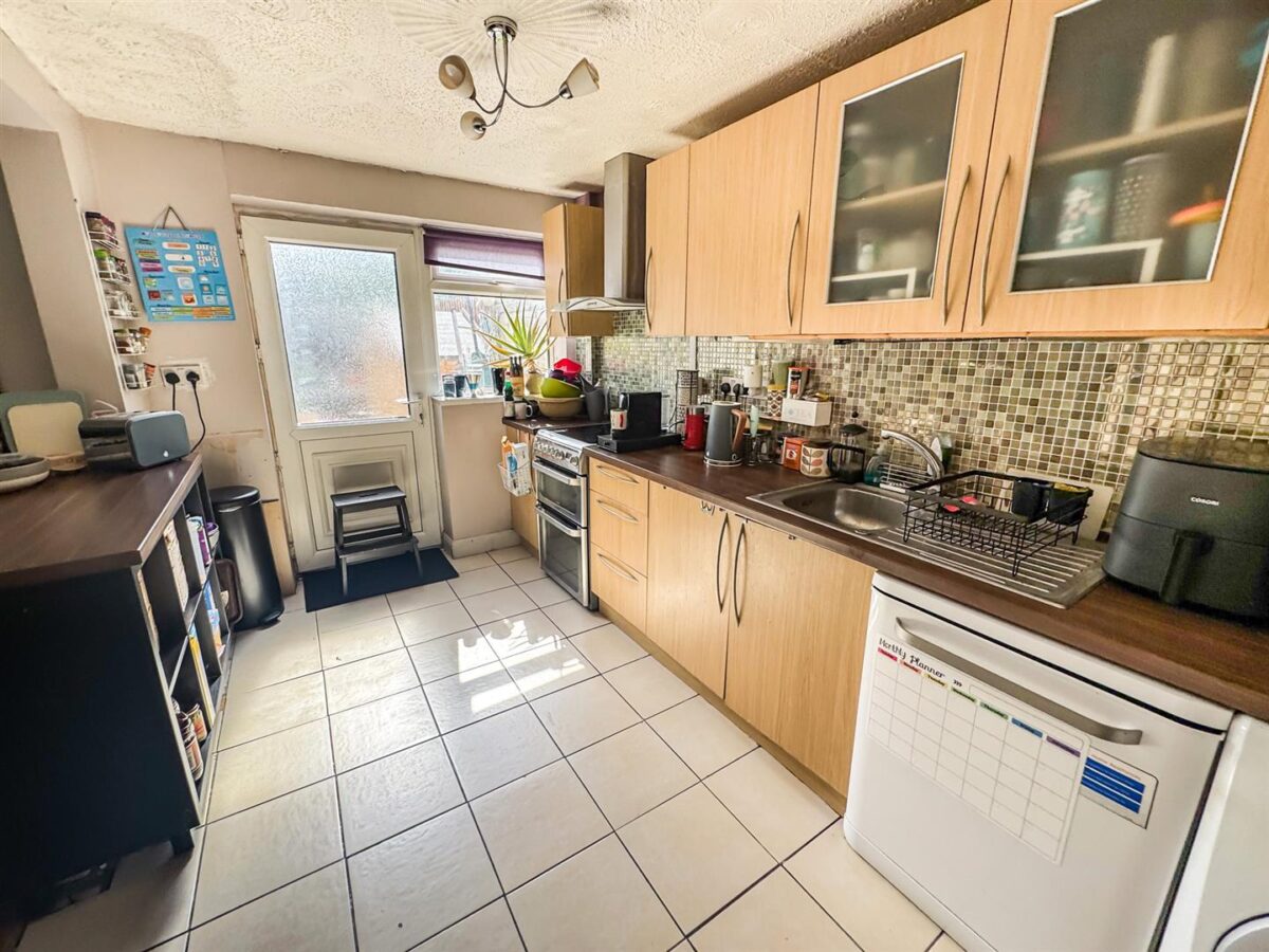 Kingsthorpe Avenue, Corby