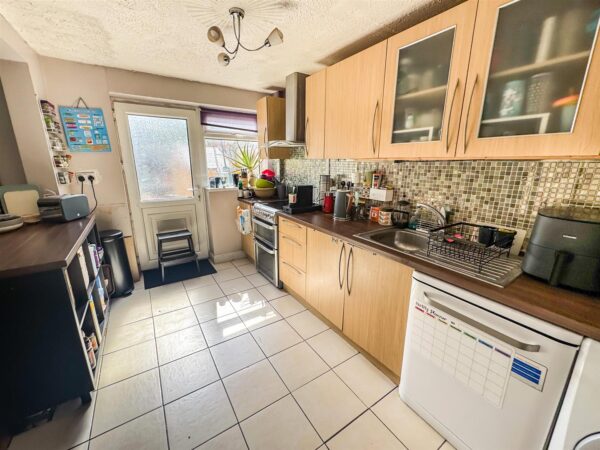 Kingsthorpe Avenue, Corby