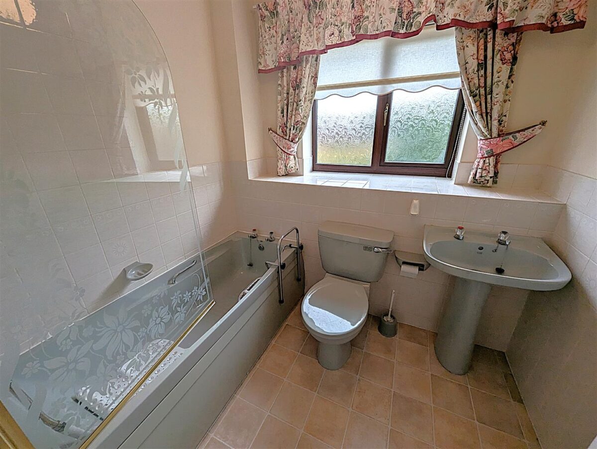 Briery Close, Great Oakley, Corby