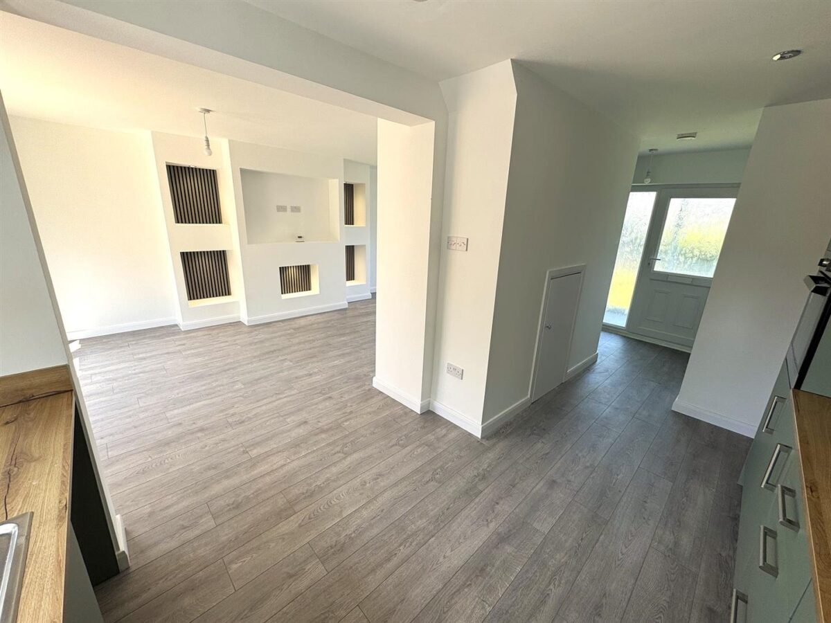 Clovelly Court, Corby