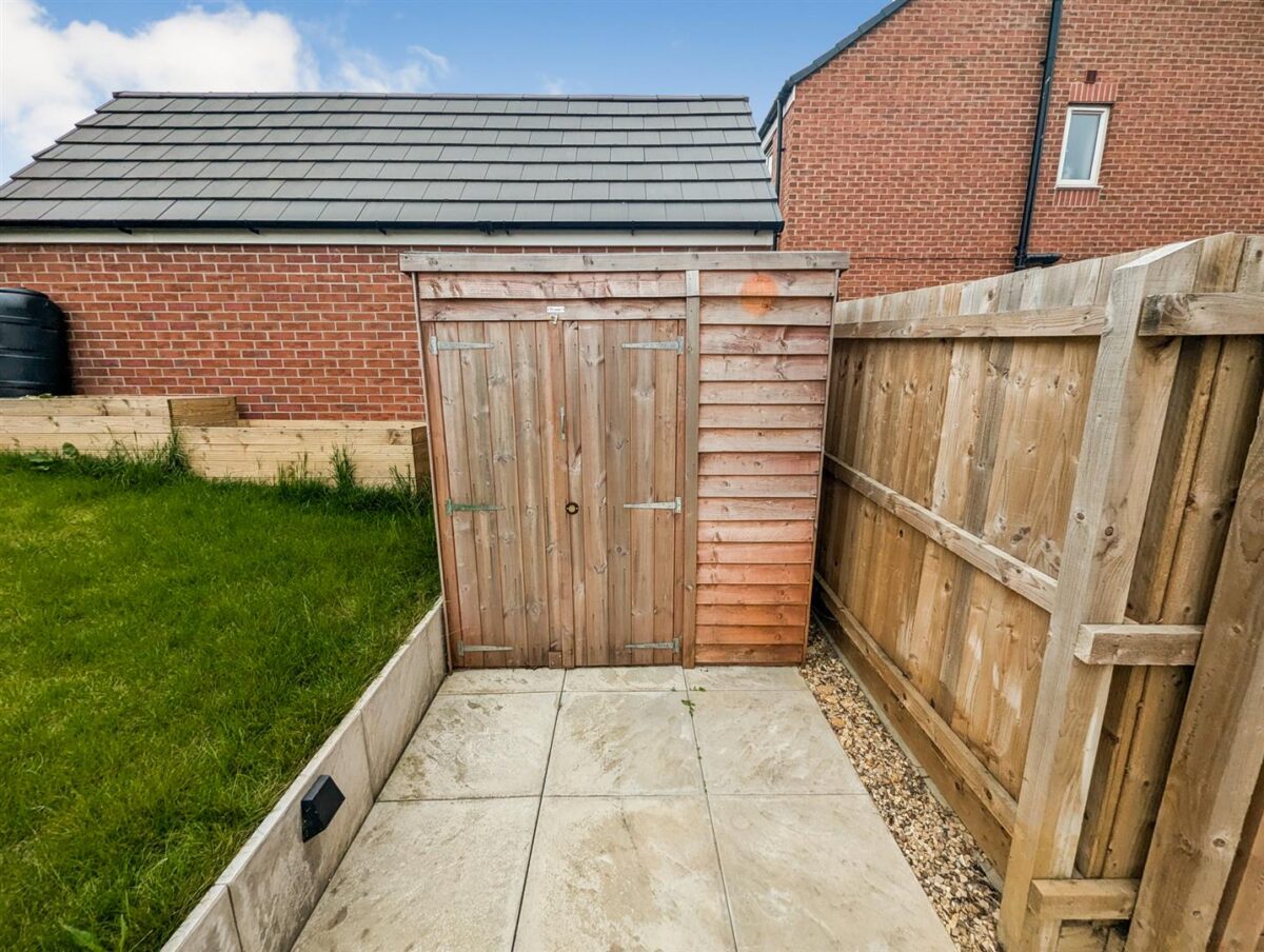 Menzel Road, Weldon, Corby