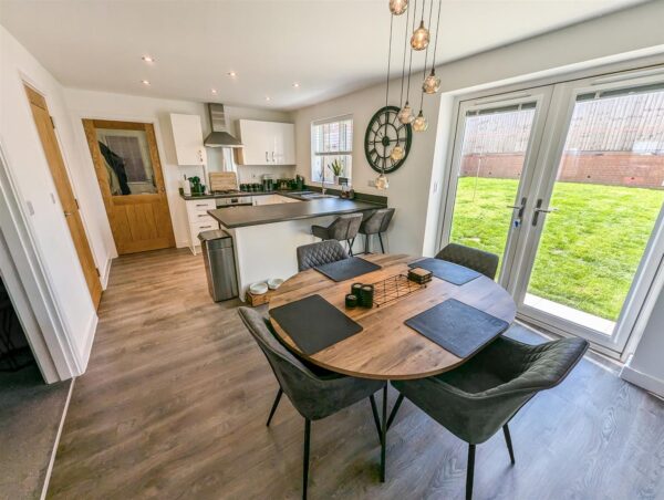 Kennard close, Corby
