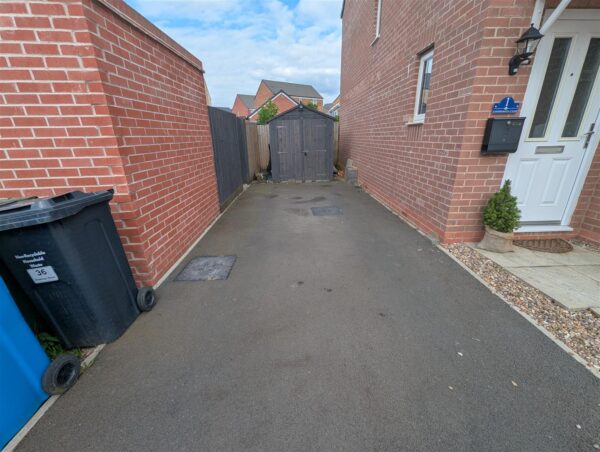 Bowman Road, Weldon, Corby