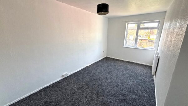 Grieg Walk, Corby