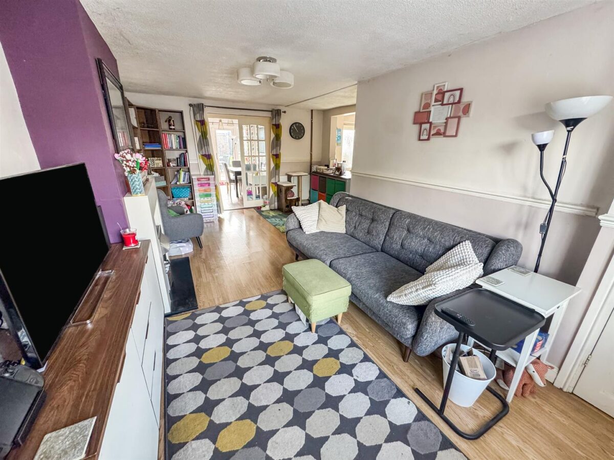 Kingsthorpe Avenue, Corby