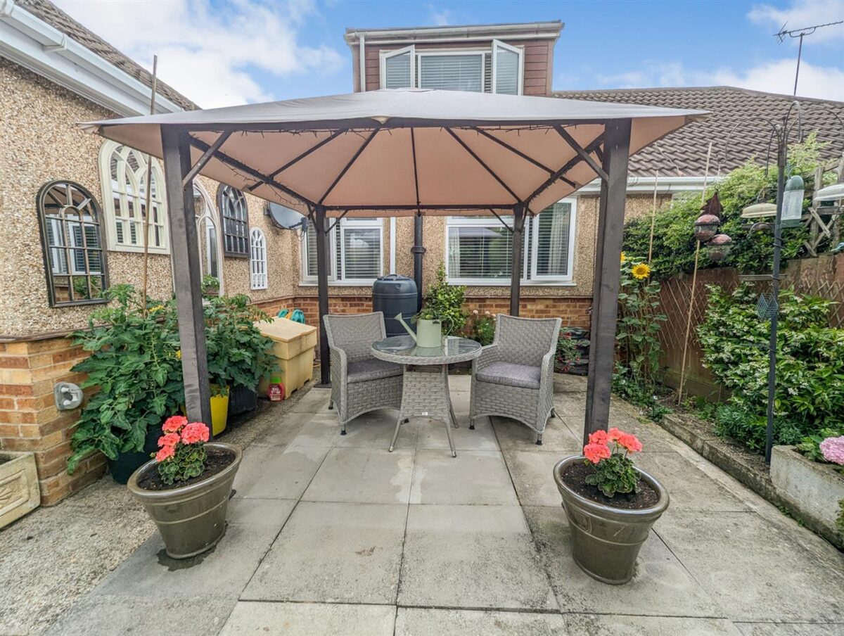 Cambridge avenue, Corby