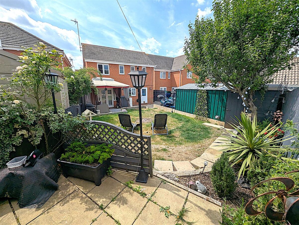 Powys Close, Corby