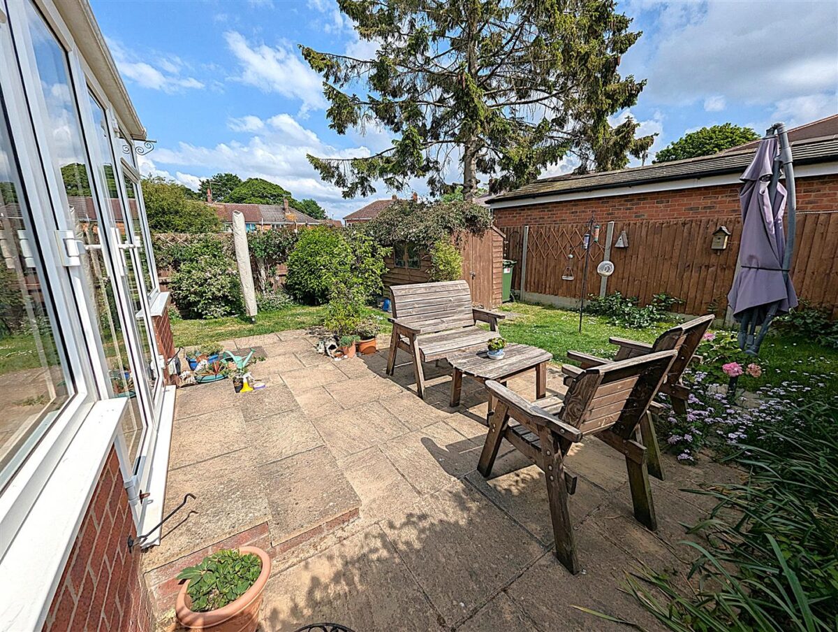 Springfield Grove, Corby