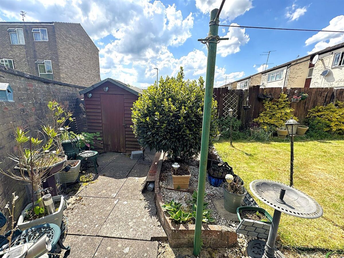 Kensington Walk, Corby