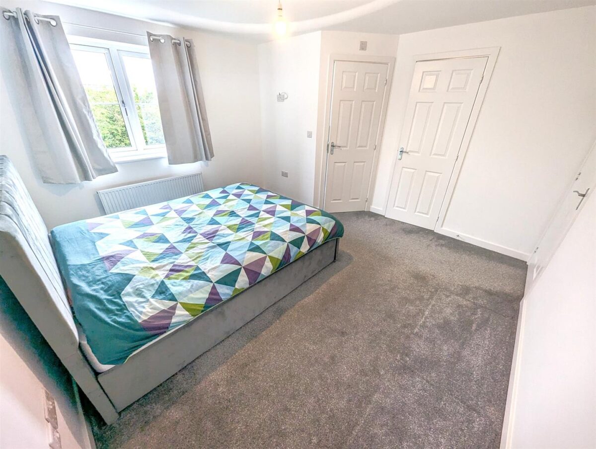 Menzel Road, Weldon, Corby