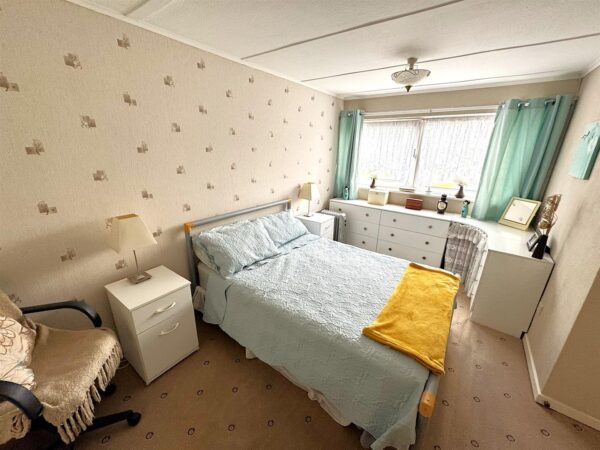 Kensington Walk, Corby