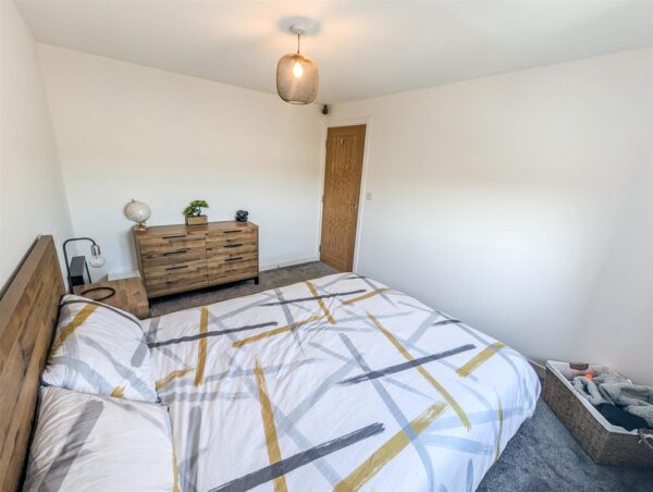 Kennard close, Corby