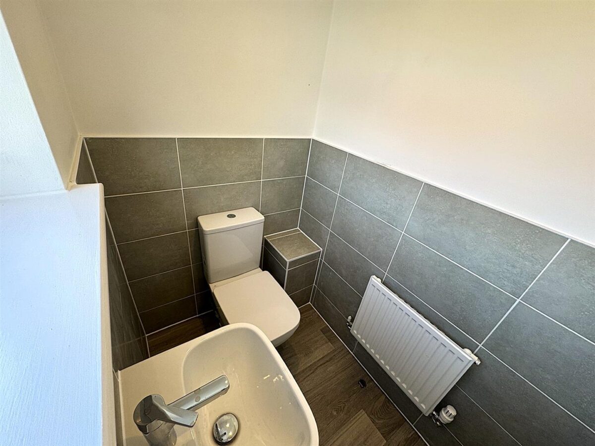 Lynton Grove, Corby