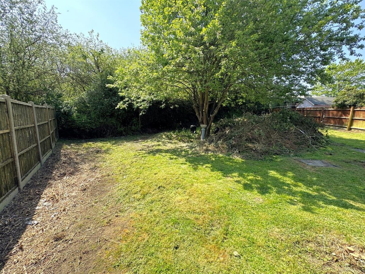 Clovelly Court, Corby