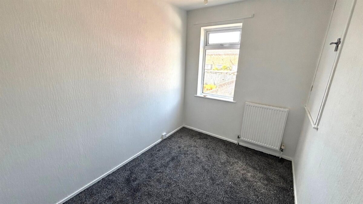 Grieg Walk, Corby