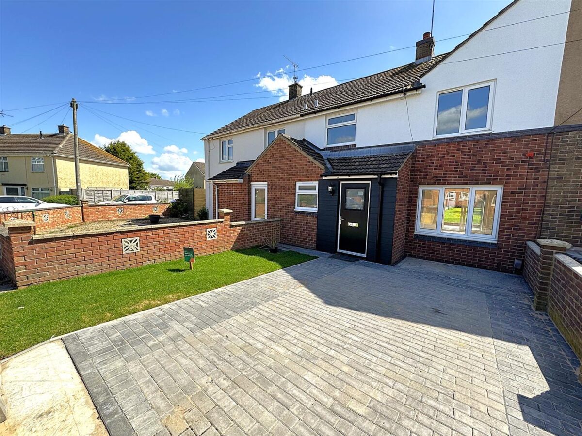 Lynton Grove, Corby