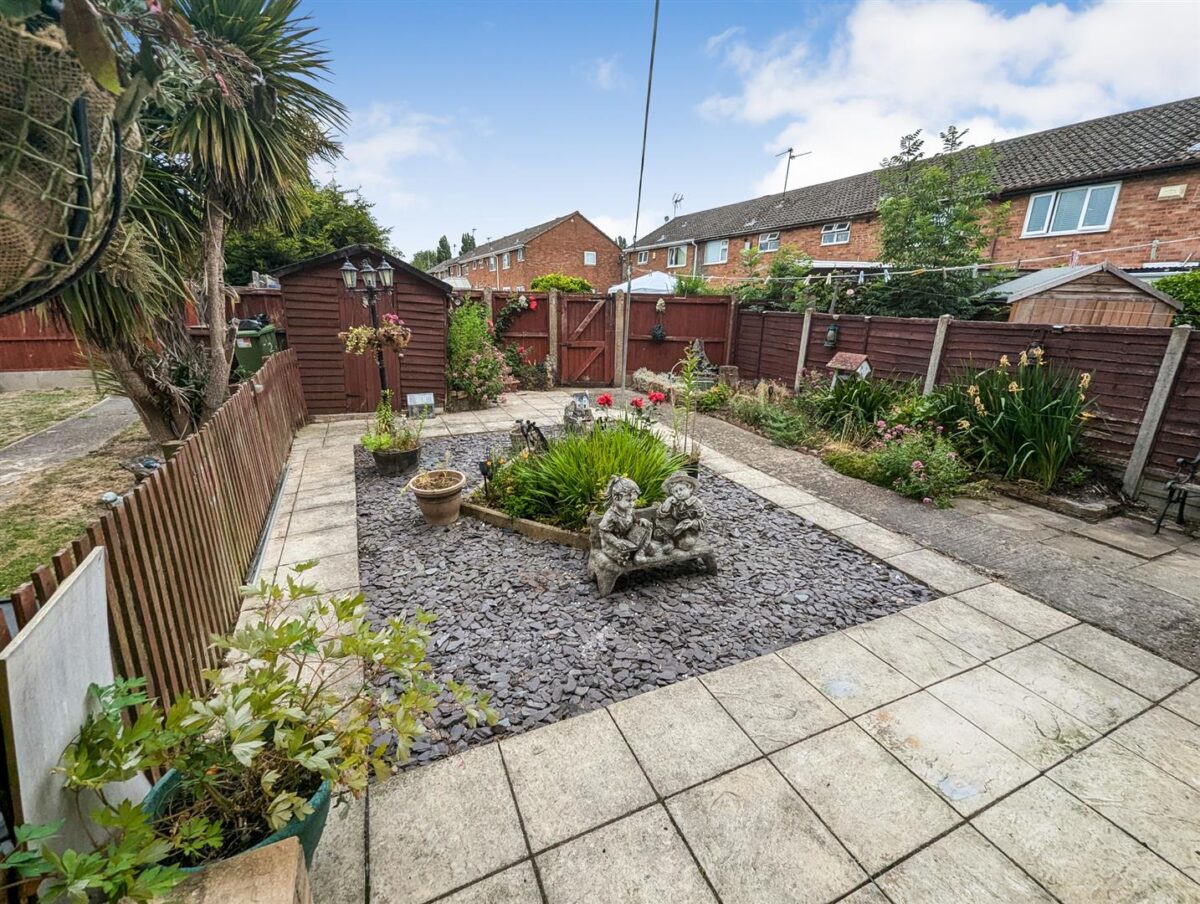 Shire Road, Corby