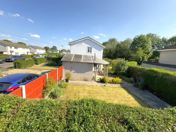 Brookes Grove, Corby
