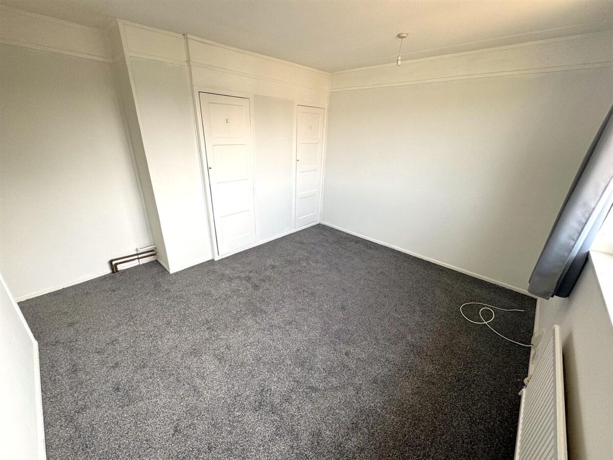 Welland Vale Road, Corby