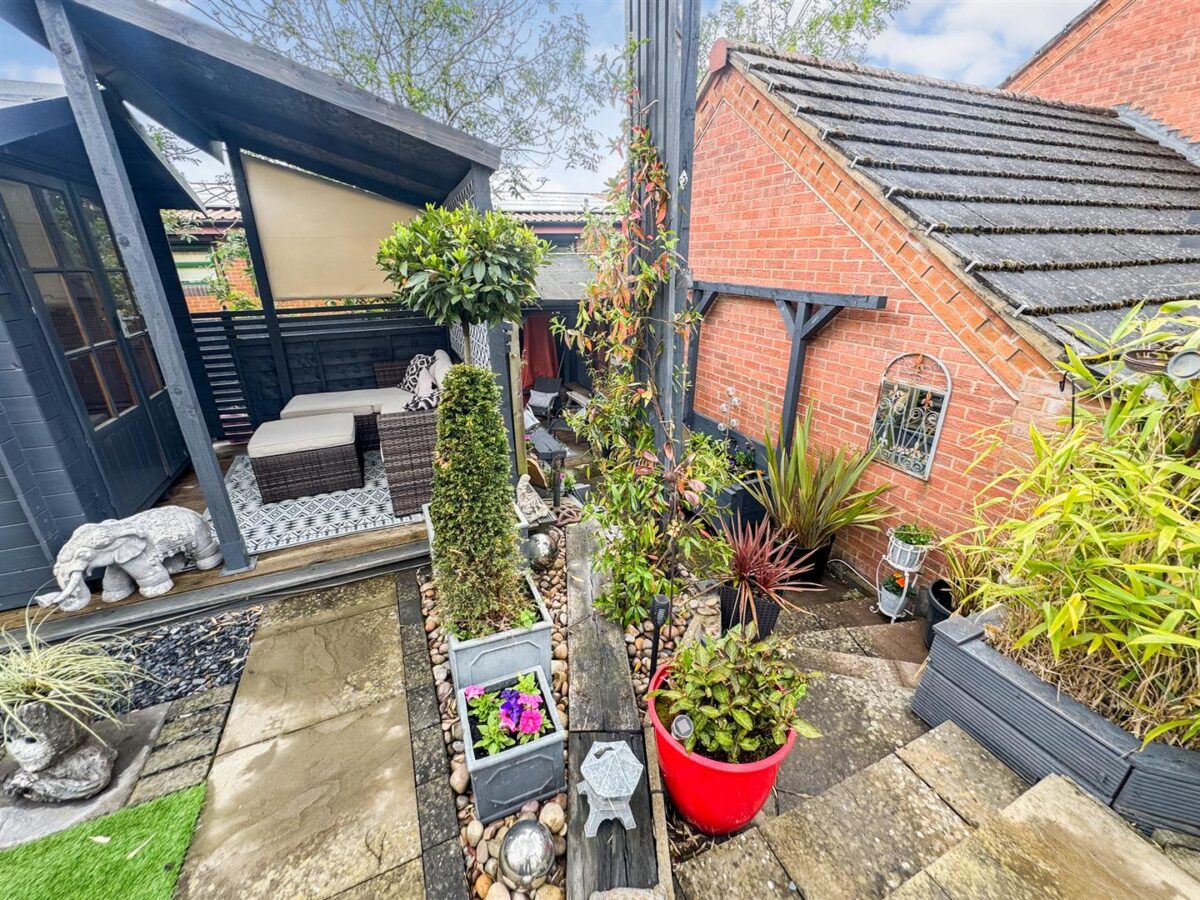 Lowry Close, Corby