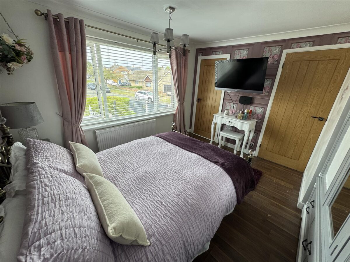 Collingwood Avenue, Corby