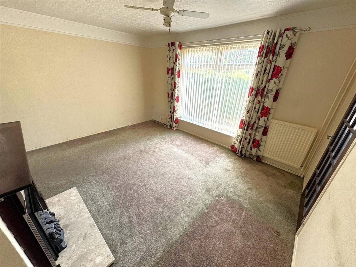 Welland Vale Road, Corby