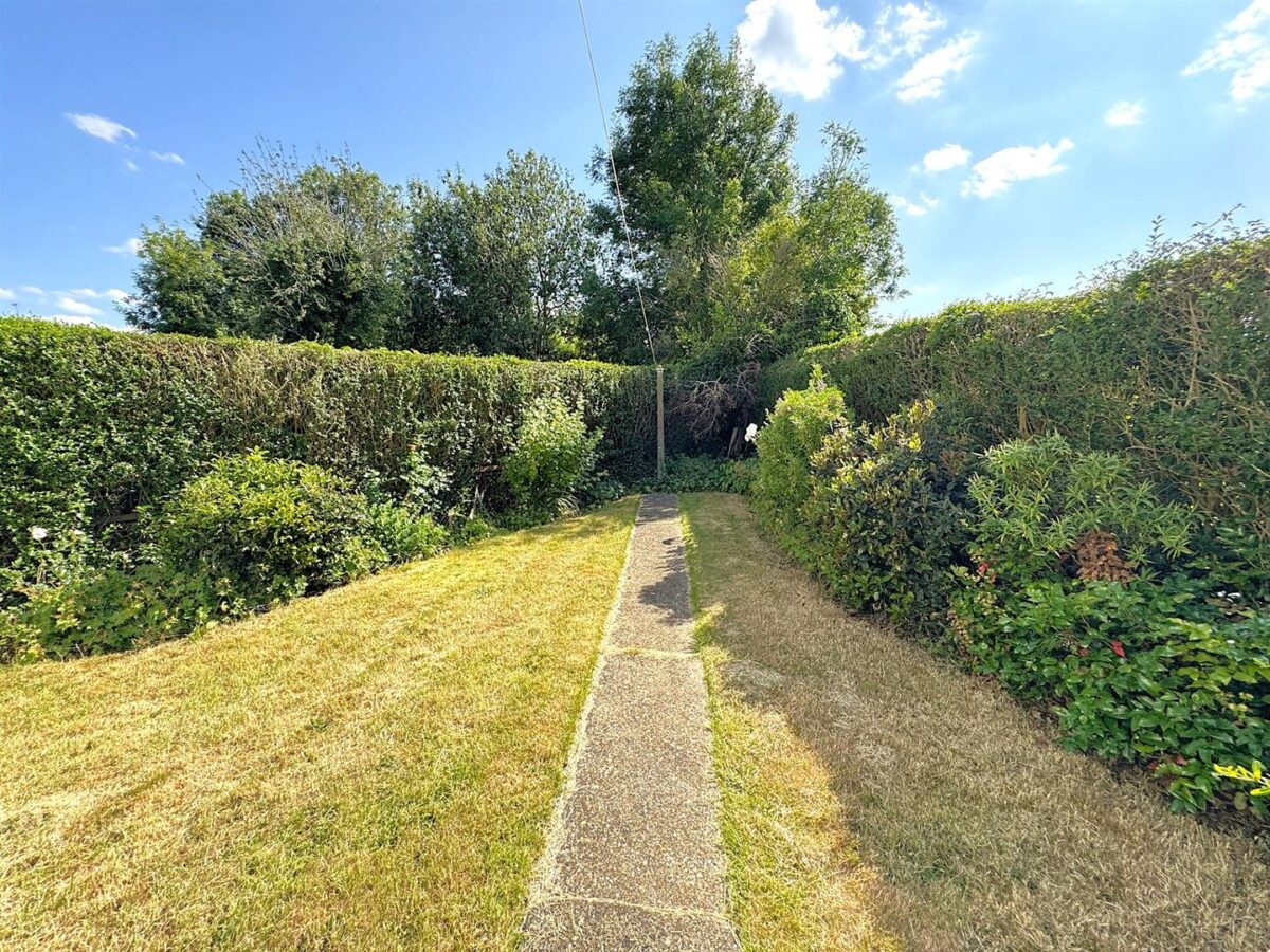 Brookes Grove, Corby