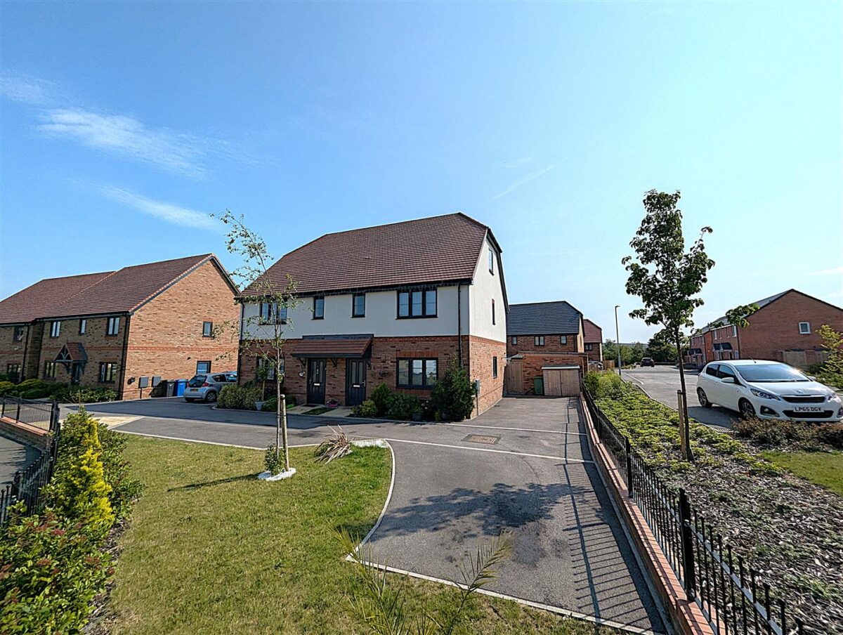 London Road, Corby