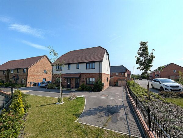London Road, Corby