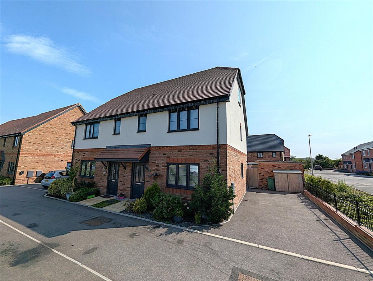 London Road, Corby