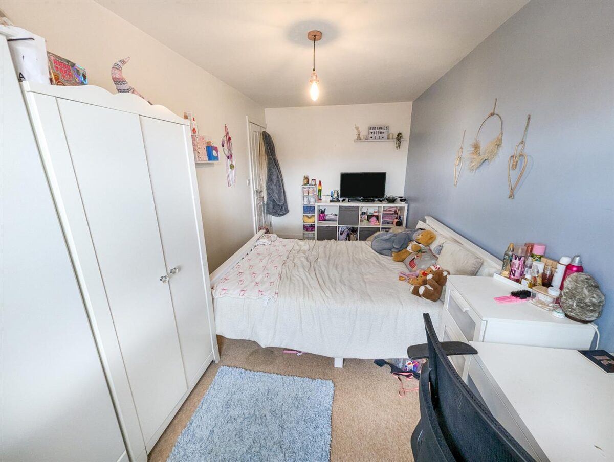 Flycatcher Road, Corby